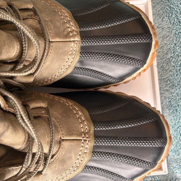 Sorel OutN’About Classic Waterproof Leather Duck Boots Elk Green Women’s Size 10 - Picture 11 of 16